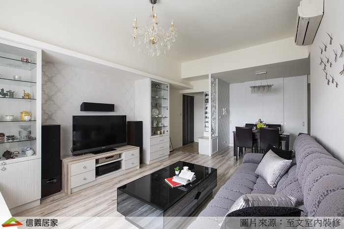 走輕古典風格；保留客戶喜歡的典雅元素，但以明亮清爽氣息為主