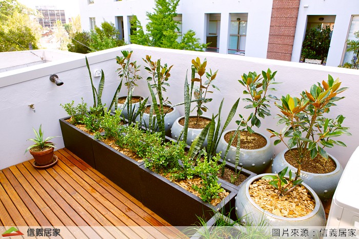 陽台防漏必確認這３個區域：地面是否滲水？管線有無漏水？外牆防水做足多少？如有狀況可以先用以下方式初步進行排解：  《地面滲水》《管線漏水》《外牆防水》