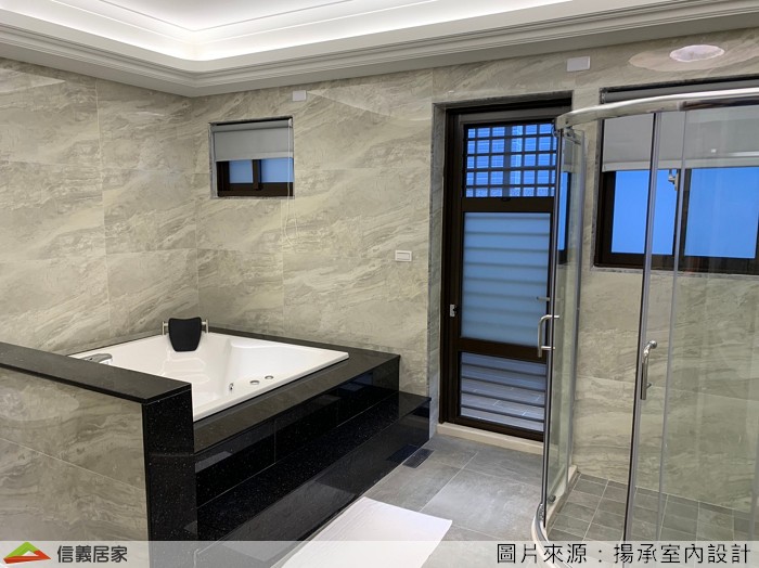 決定結婚是一件人生的大事，而決定一起買房是我們夫妻一起做的第一件事，但是決定裝修是我們第一次大吵的事。因為第一次購買新屋做裝修，許多事情都不太懂，挑選廠商、決定風格尤其是裝修複雜的合約及工程款計算，讓我們公私兩頭燒。  後來設計公司介紹了裝修寶，會有專人定期提醒及窗口可以詢問，在整個裝修過程中，使用裝修寶可以讓我可以不用擔心期程及追加減等的價金問題，廠商也不用擔心各期款項的收款問題，金流交給第三方，讓我們跟廠商的溝通能更順暢。