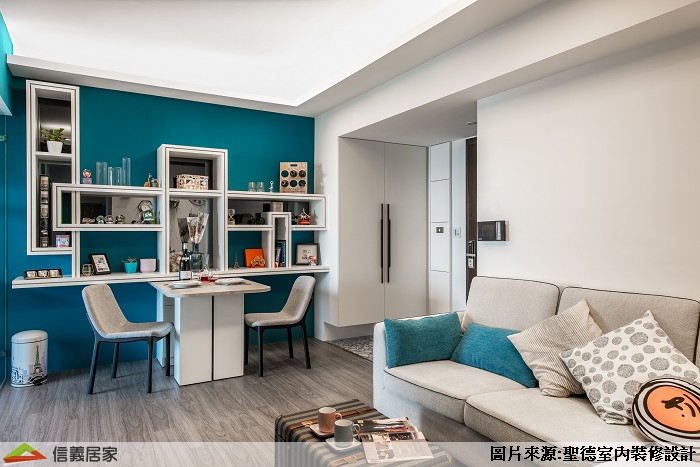 移動式家具最適合客廳和餐廳，可以在有限公領域創造意想不到的使用情境，例如：折疊式桌子，當需要大面積辦公時能馬上拉起使用，平時不使用也能直接收起保留寬敞。