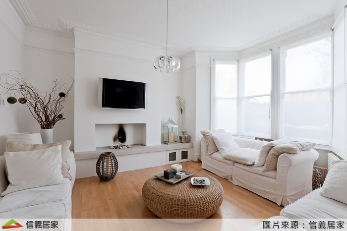 不能出門只好把大自然搬進家裡，不知怎麼營造可以從居家配件開始下手，選擇具有自然粗糙感或未修飾的材質，例如：中性色的羊毛毯、麻料、木材、石頭、藤編等，這邊也偷偷傳授讓空間更有高級感的私藏密技，配色上可選擇相近色系提高整體性，優雅氛圍就會自然地散發出來囉！