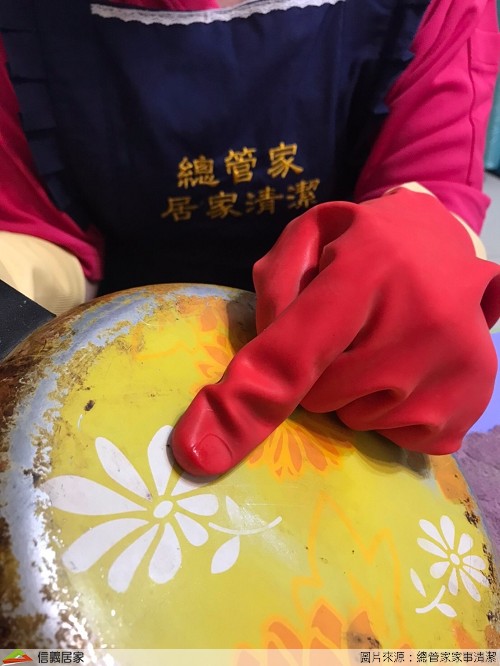 煮食鍋具全是焦垢，只能用菜瓜布拼命刷？原來只要一顆馬鈴薯就足夠！