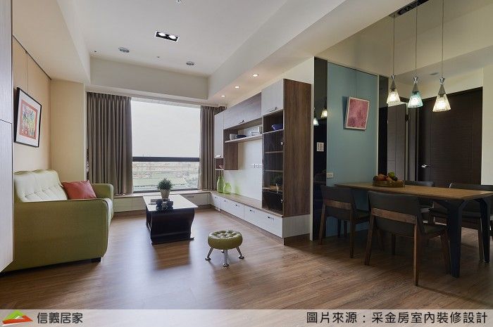 咖啡色客廳室內裝潢設計，包括沙發、茶几、收納櫃、電視櫃、置物櫃裝潢圖片