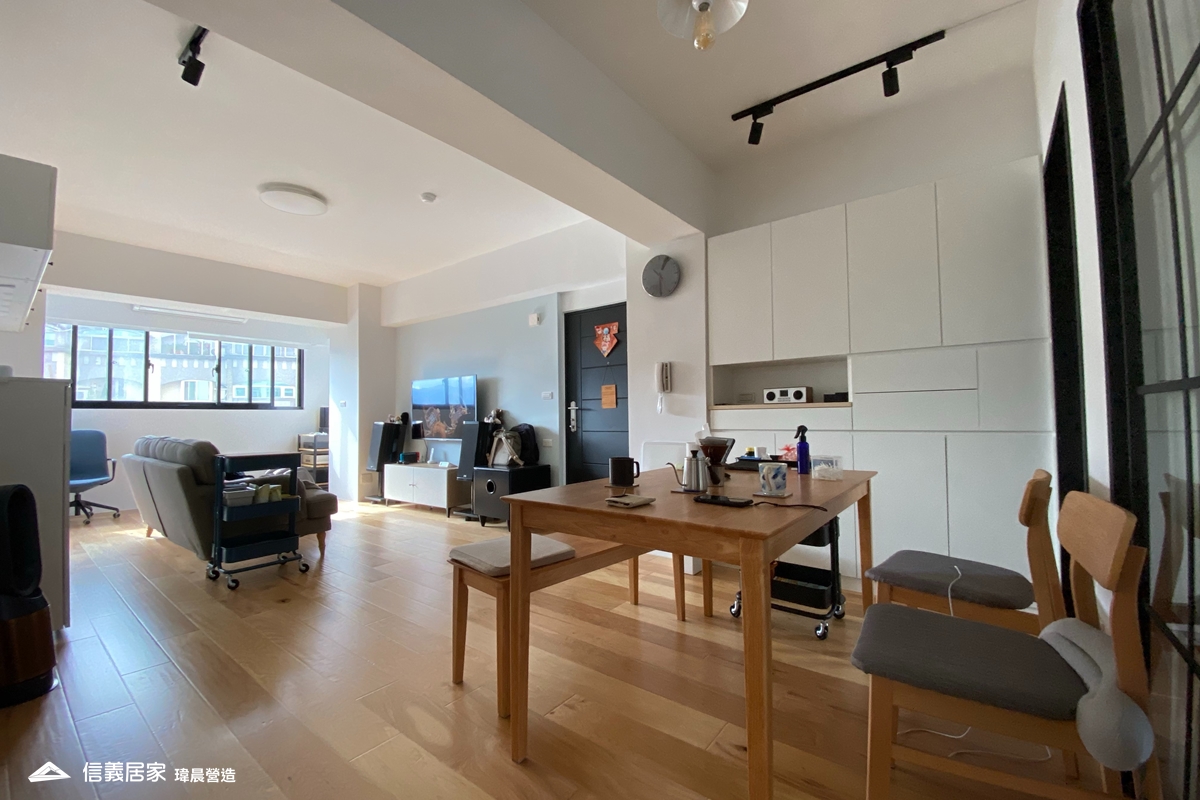 老屋翻出好採光，與毛小孩共享無壓生活