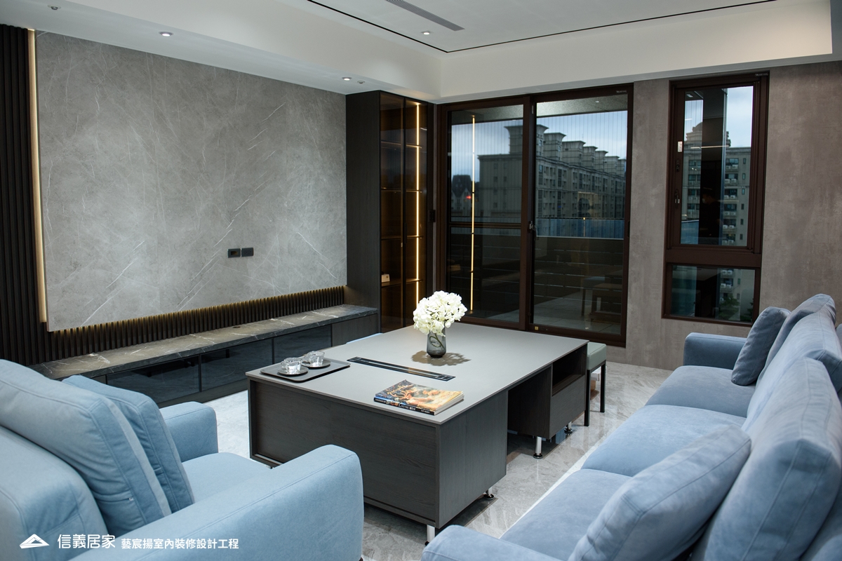 65坪現代宅以大板磚打造低調奢華居家