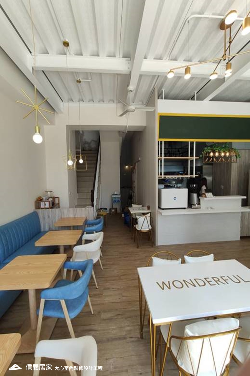 白色餐廳,白色商業空間室內裝潢設計，包括吊燈、餐桌、餐椅裝潢圖片