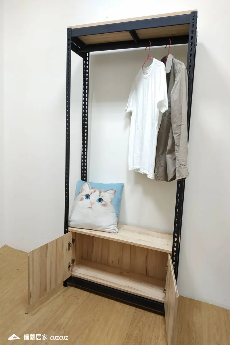 開門衣櫃