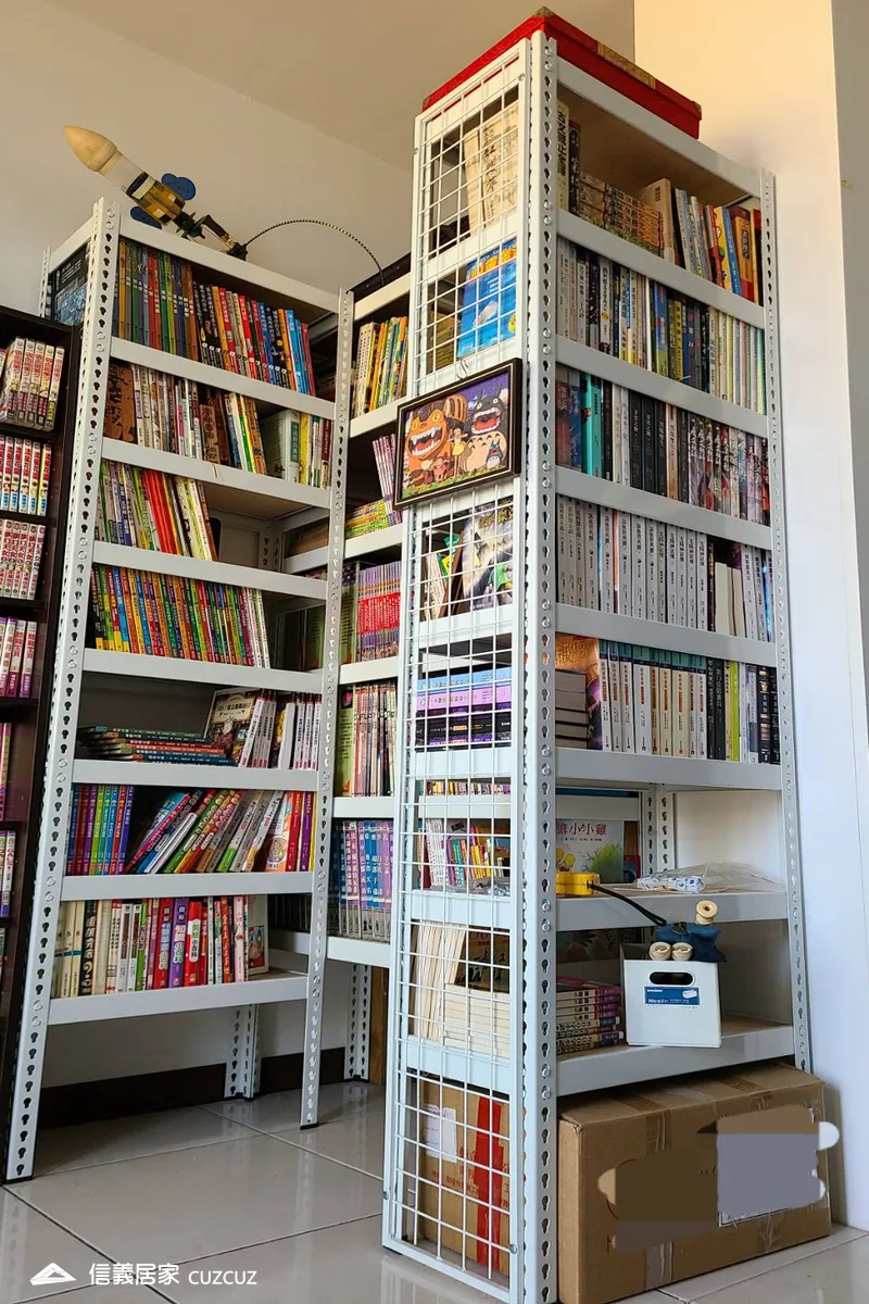 白色角鋼書架櫃