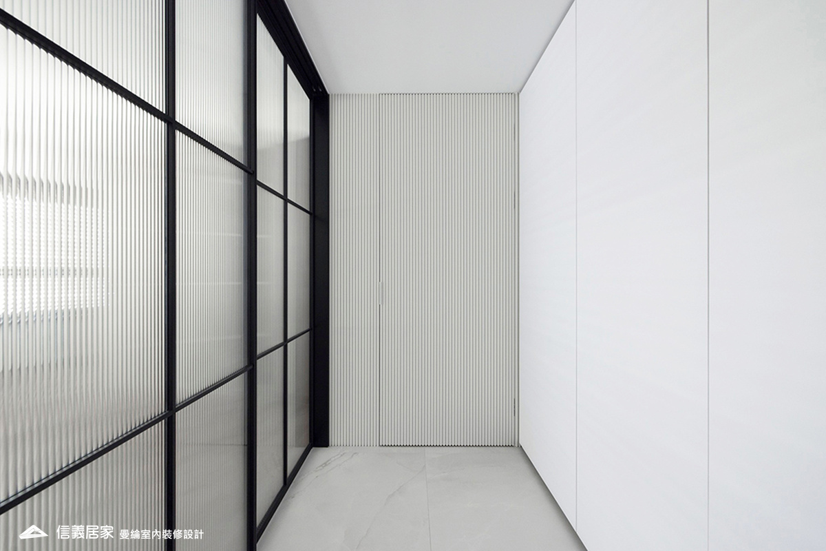 廊道-2-大理石 大板磚 烤漆 藝術漆 鍍鈦飾條 明鏡