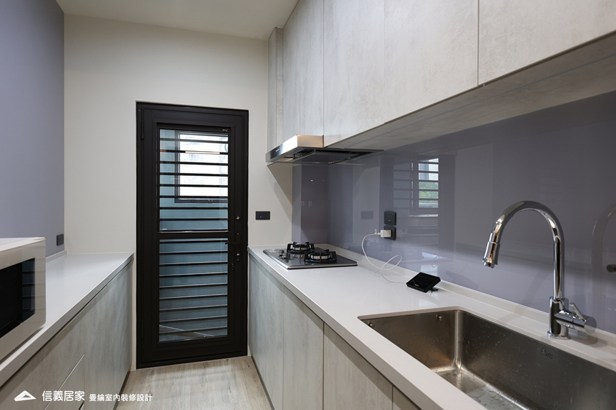 廚房-1貓洞 藝術漆 烤漆玻璃 壁燈 進口五金把手 花磚