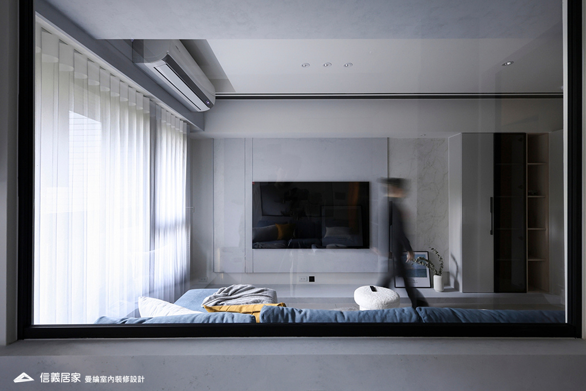 客廳-3-藝術漆 鍍鈦飾條 灰鏡 美術吊燈 柔紗直立簾 進口木百葉