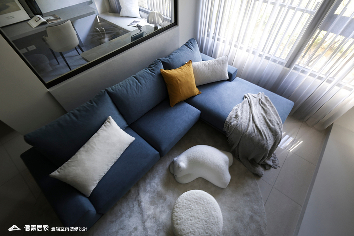 客廳-6-藝術漆 鍍鈦飾條 灰鏡 美術吊燈 柔紗直立簾 進口木百葉