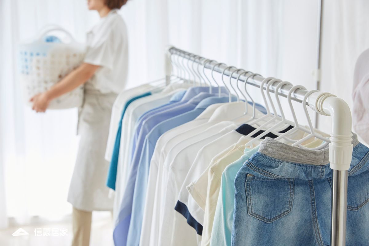 【梅雨季曬衣術】陰雨連連衣服曬不乾？6招室內晾衣技巧＋防潮祕訣讓你遠離霉味！