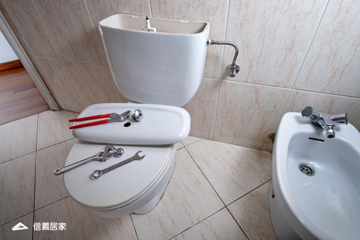 馬桶漏水怎麼辦？5 分鐘自檢教學 + 常見原因解析