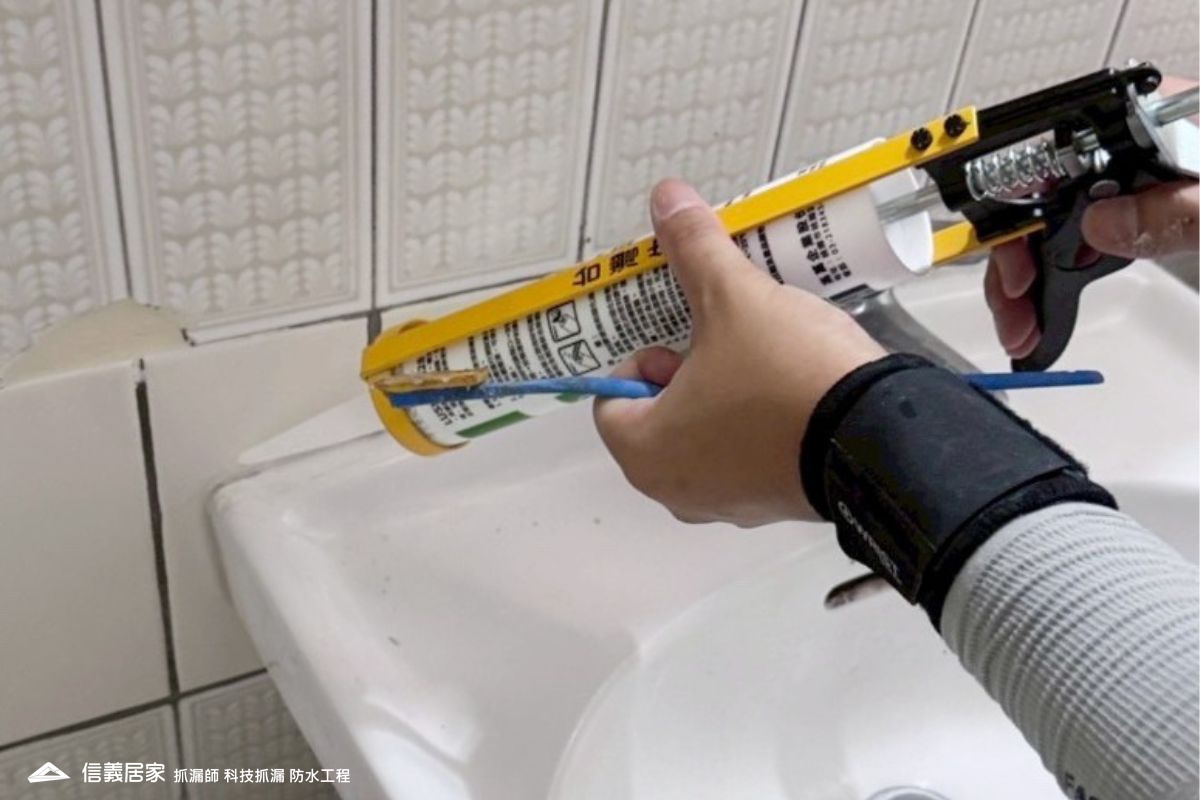 38衛浴修繕工程｜洗手台漏水修繕工程 檯面下管線維修補漏