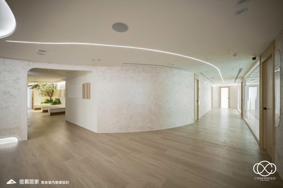 12.大廳_系統櫃_人造植栽_格柵天花板_特殊漆_公共空間