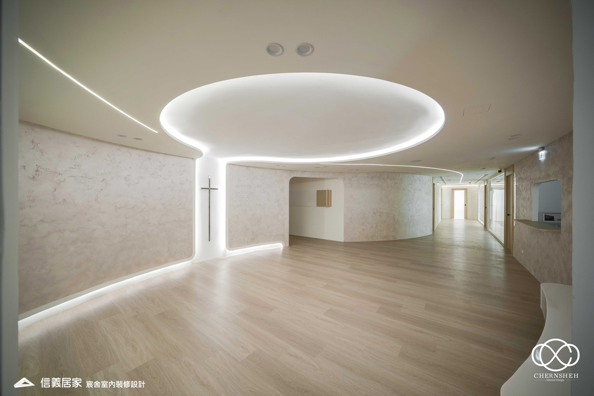 2.大廳_系統櫃_人造植栽_格柵天花板_特殊漆_公共空間