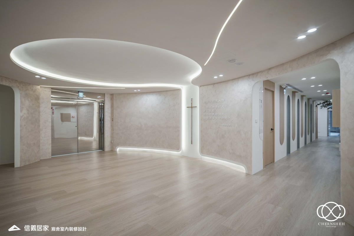 3.大廳_系統櫃_人造植栽_格柵天花板_特殊漆_公共空間