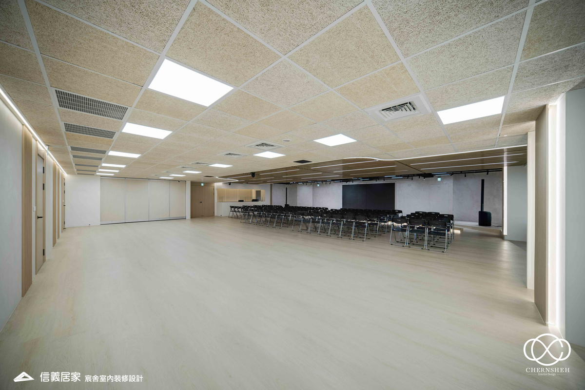 32._系統櫃_人造植栽_格柵天花板_特殊漆_公共空間