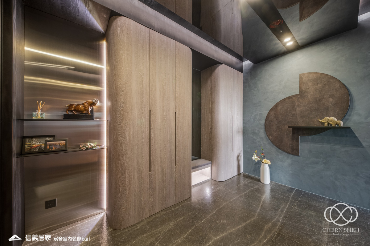 2.玄關_系統櫃_壓花玻璃_大板磚_藝術漆_現代輕奢風