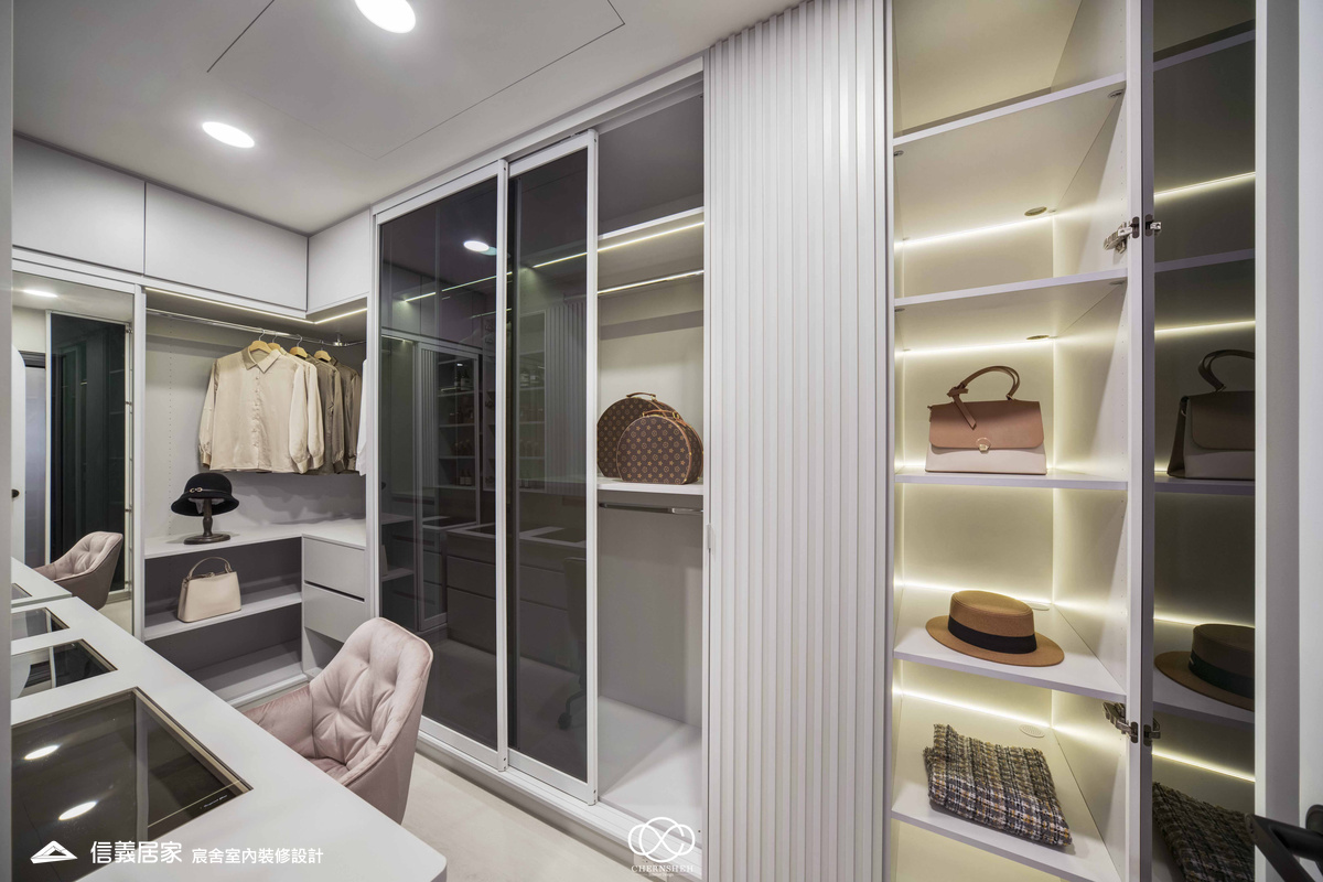 14.更衣室_系統櫃_六角地磚_洞洞板_藝術漆_現代風