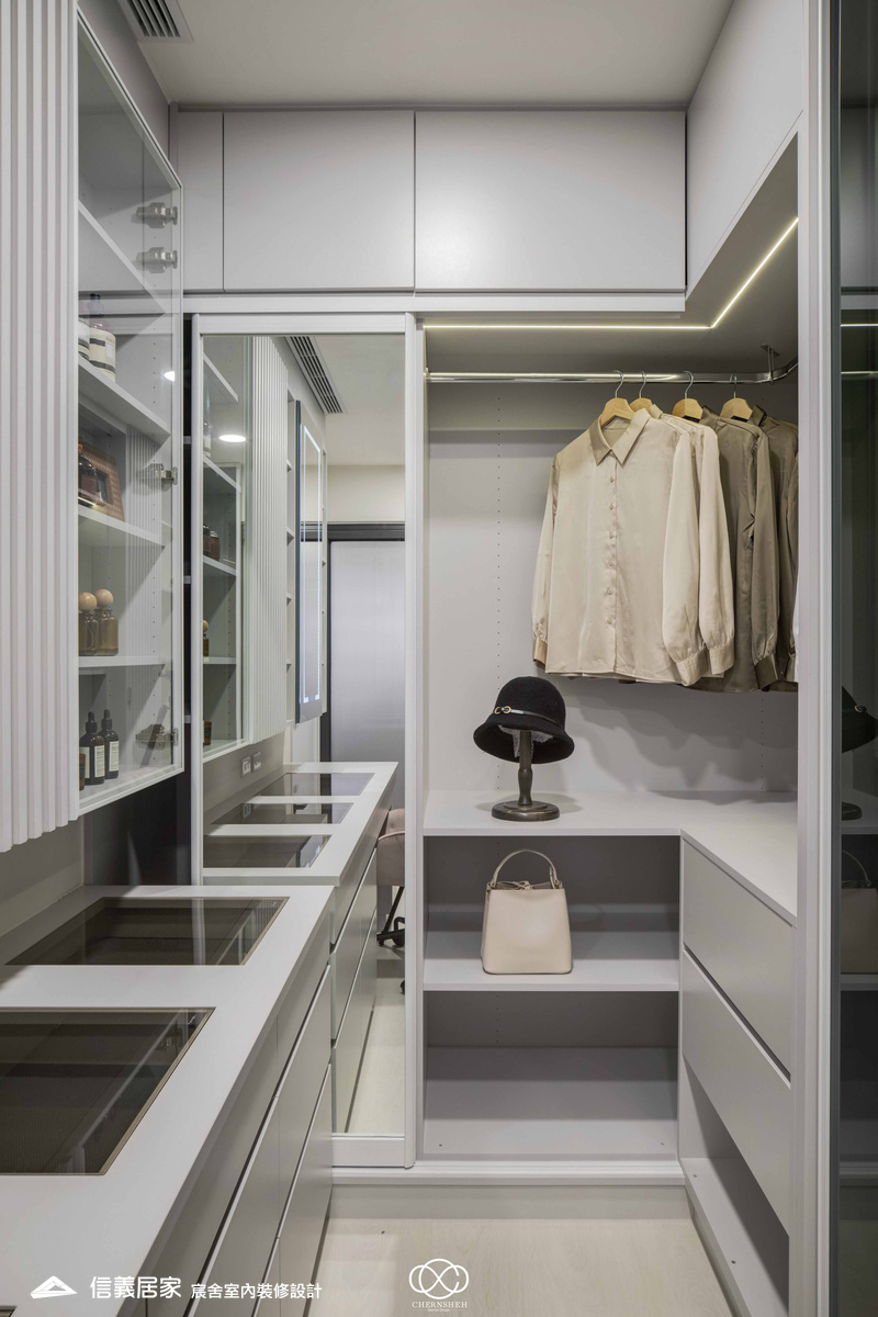 15.更衣室_系統櫃_六角地磚_洞洞板_藝術漆_現代風