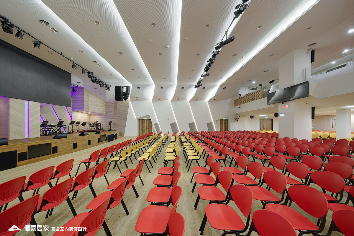 13.公共空間_軌道燈_吸頂燈_壁紙