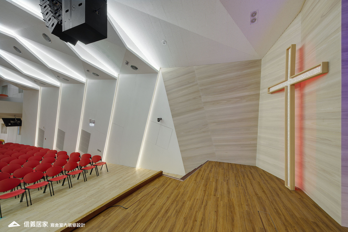 14.公共空間_軌道燈_吸頂燈_壁紙