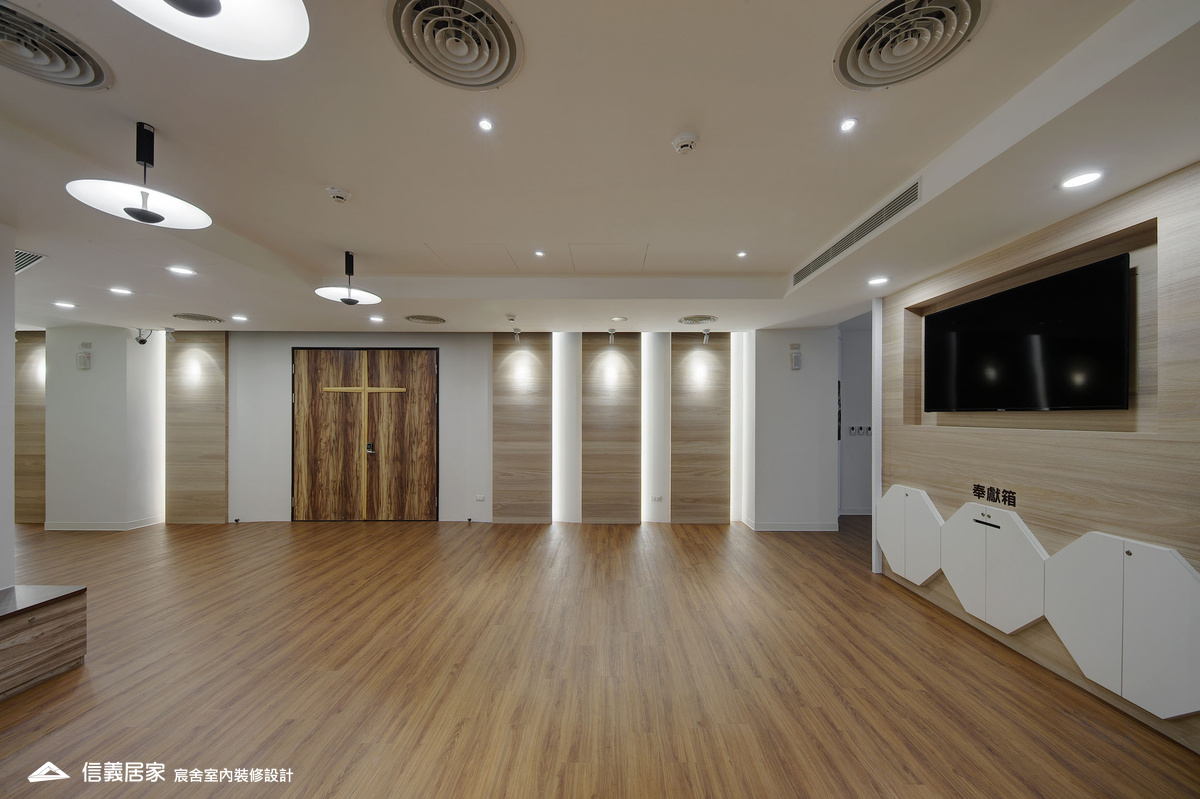 6.公共空間_軌道燈_吸頂燈_壁紙