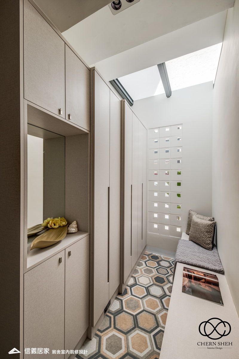 30.玄關_系統櫃_花磚_格磚_翻新