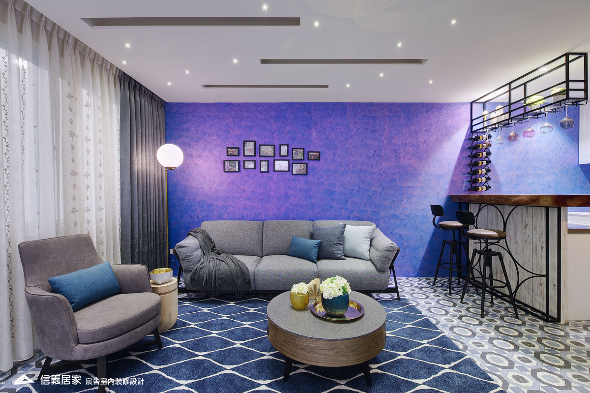02.客廳_樓梯_鄉村風_系統櫃_特殊塗料_文化磚_花磚_鐵件_中島_白色_紫色_翻新