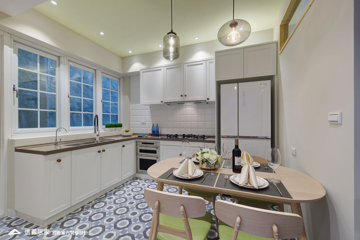 10.廚房_樓梯_鄉村風_系統櫃_特殊塗料_文化磚_花磚_鐵件_中島_白色_紫色_翻新