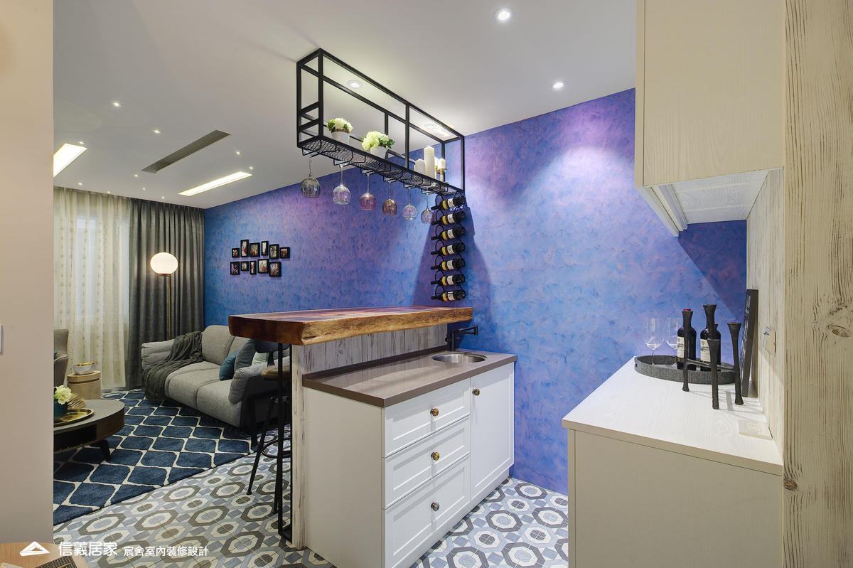 12.客廳_樓梯_鄉村風_系統櫃_特殊塗料_文化磚_花磚_鐵件_中島_白色_紫色_翻新