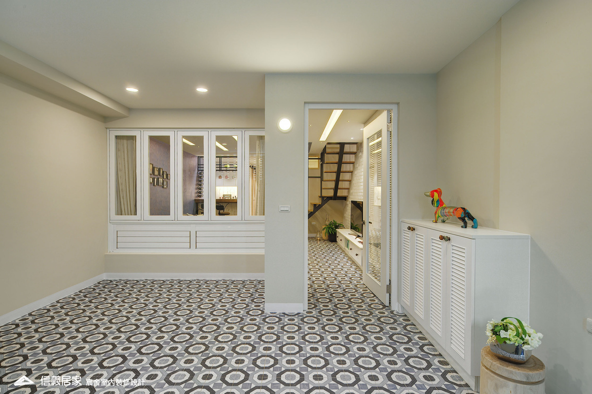 30.玄關_鄉村風_系統櫃_花磚_中島_白色_翻新