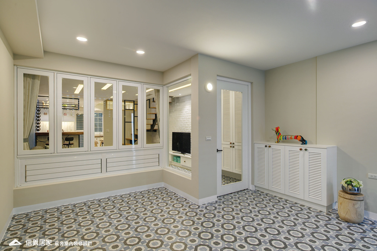 31.玄關_鄉村風_系統櫃_花磚_中島_白色_翻新
