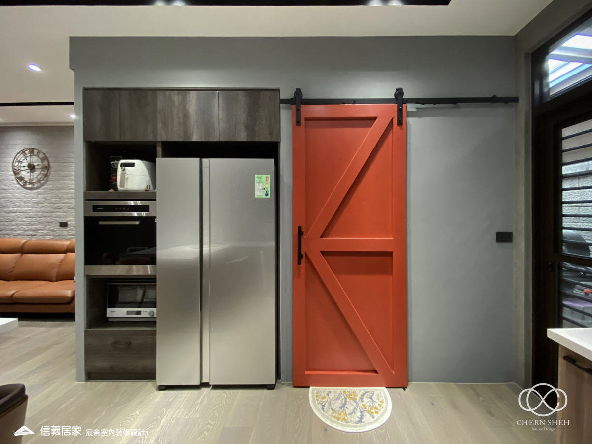 05.廚房_客廳_鄉村風_系統櫃_文化磚_特殊塗料_白色_灰色_翻新