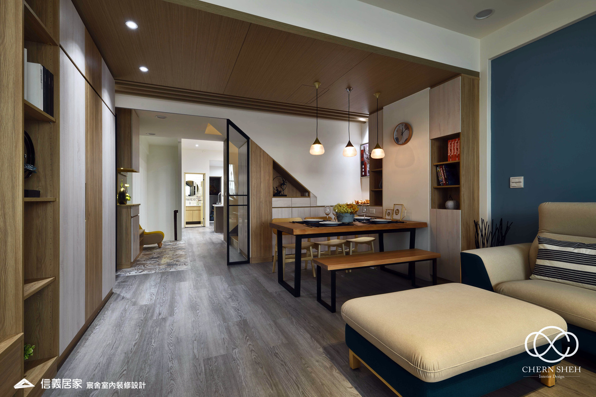 05.客廳_北歐風_系統櫃_餐桌_格柵_木地板_白色_藍色_樓梯