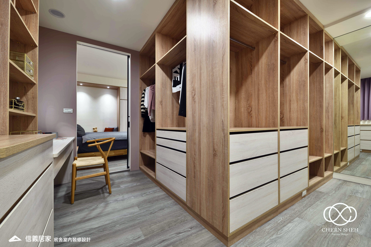 19.臥室_系統櫃_木地板_白色_藍色_樓梯