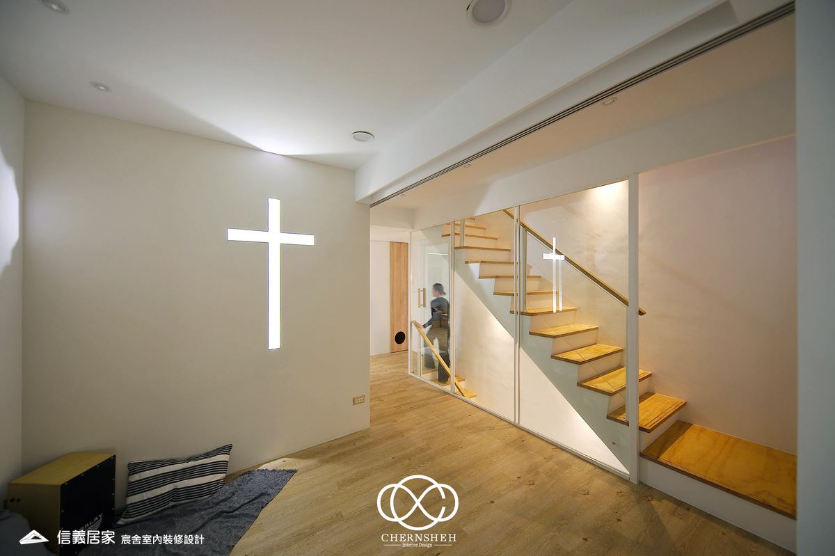 14.系統櫃_鐵件_白色_原木色_翻新