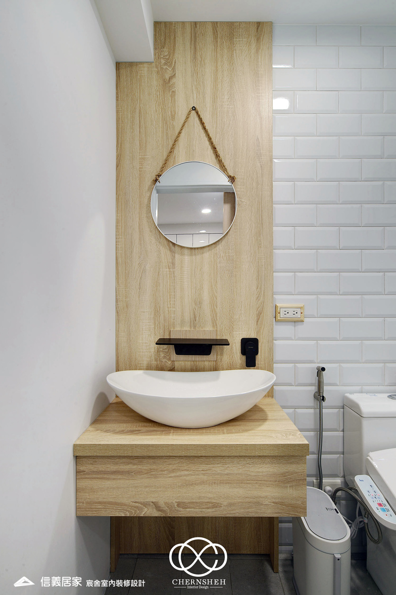 22.衛浴_系統櫃_鐵件_白色_原木色_翻新