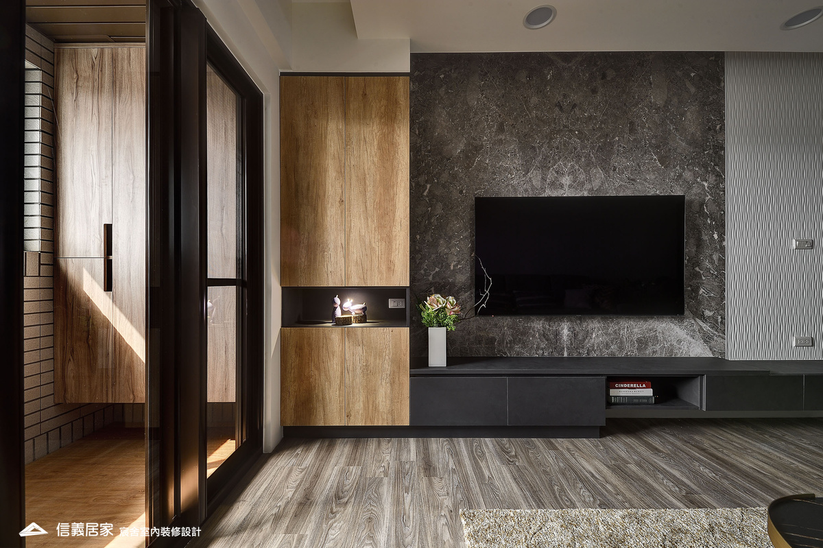 5.封面照_客廳_廚房_系統櫃_鐵件_大理石板磚_線板