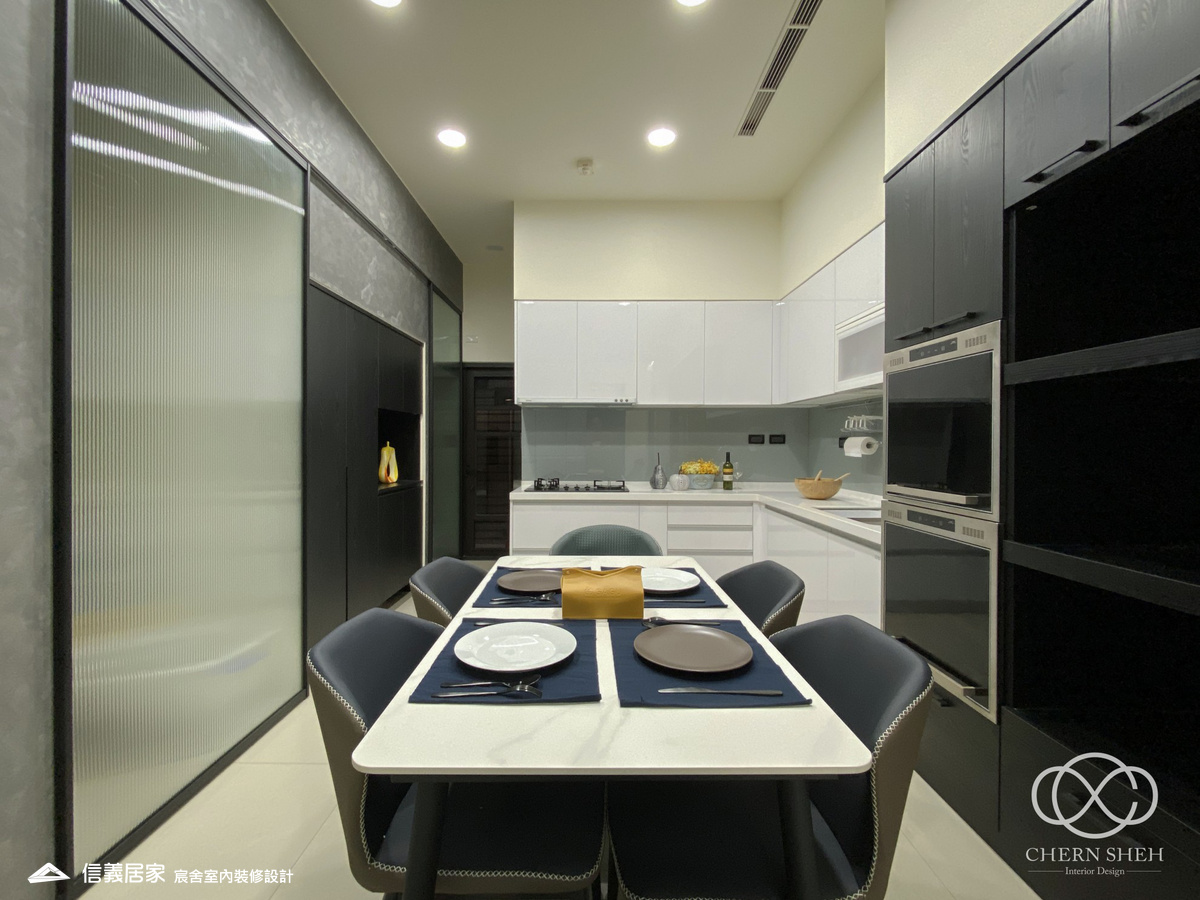 07.餐廳_大理石_大理石電視牆_灰色_玻璃推拉門_輕奢風