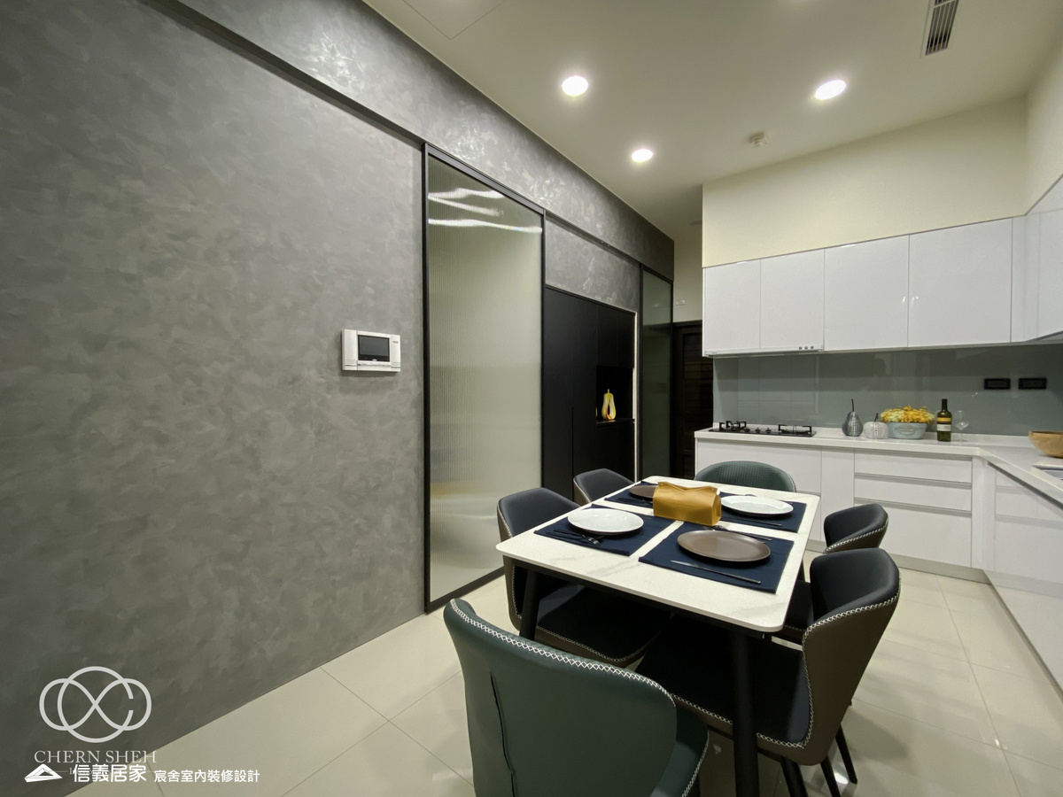 08.餐廳_大理石_大理石電視牆_灰色_玻璃推拉門_輕奢風